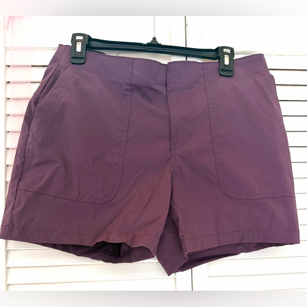 EDDIE BAUER Plum with zipper back and side pockets Shorts